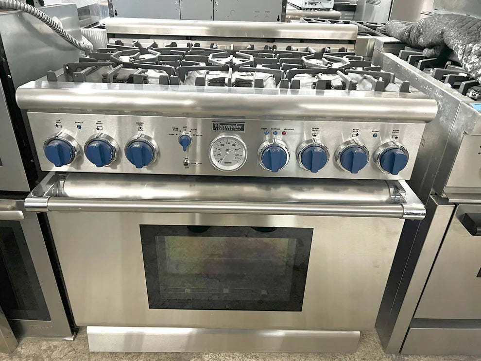 36 INCH Thermador Pro Grand PG366BS Pro Style All Gas Range , 6 Star Burners , 2 with ExtraLow Simmer Settings), European 3rd Element Convection & 5.1 cu. ft. Oven Capacity, Natural Gas