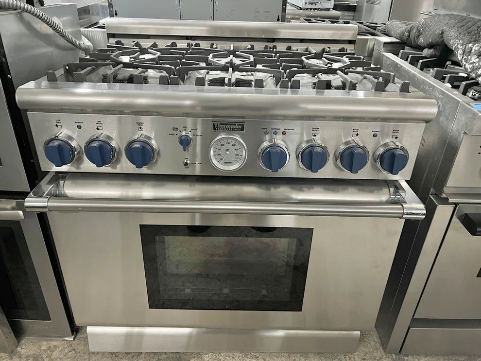 36 INCH Thermador Pro Grand PG366BS Pro Style All Gas Range , 6 Star Burners , 2 with ExtraLow Simmer Settings), European 3rd Element Convection & 5.1 cu. ft. Oven Capacity, Natural Gas