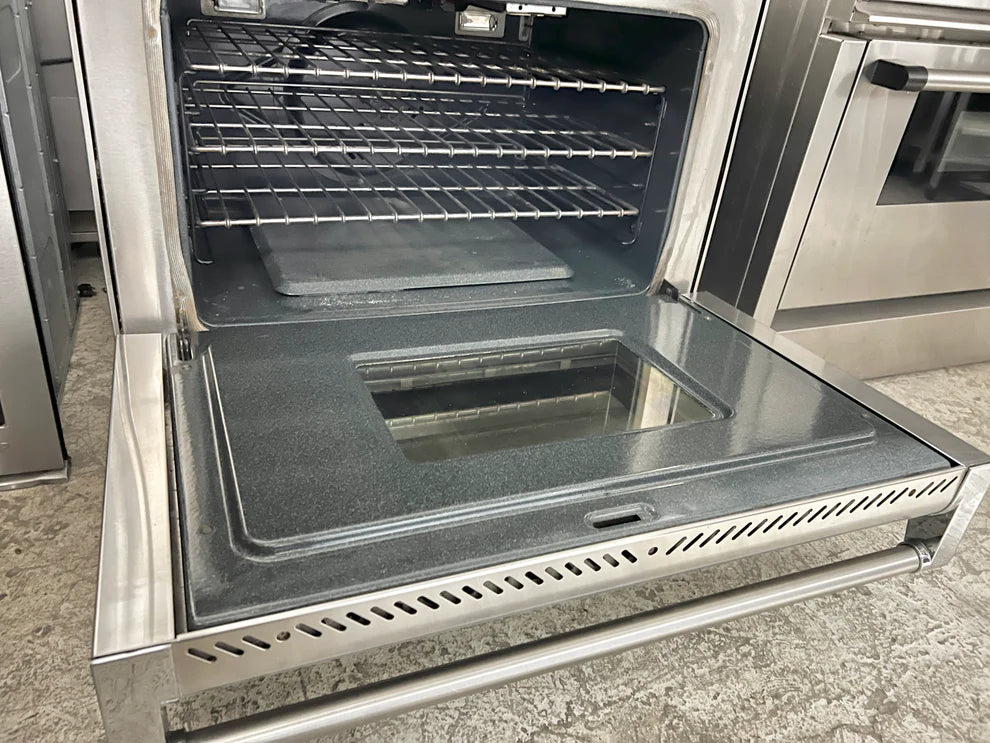 36 INCH Thermador Pro Grand PG366BS Pro Style All Gas Range , 6 Star Burners , 2 with ExtraLow Simmer Settings), European 3rd Element Convection & 5.1 cu. ft. Oven Capacity, Natural Gas