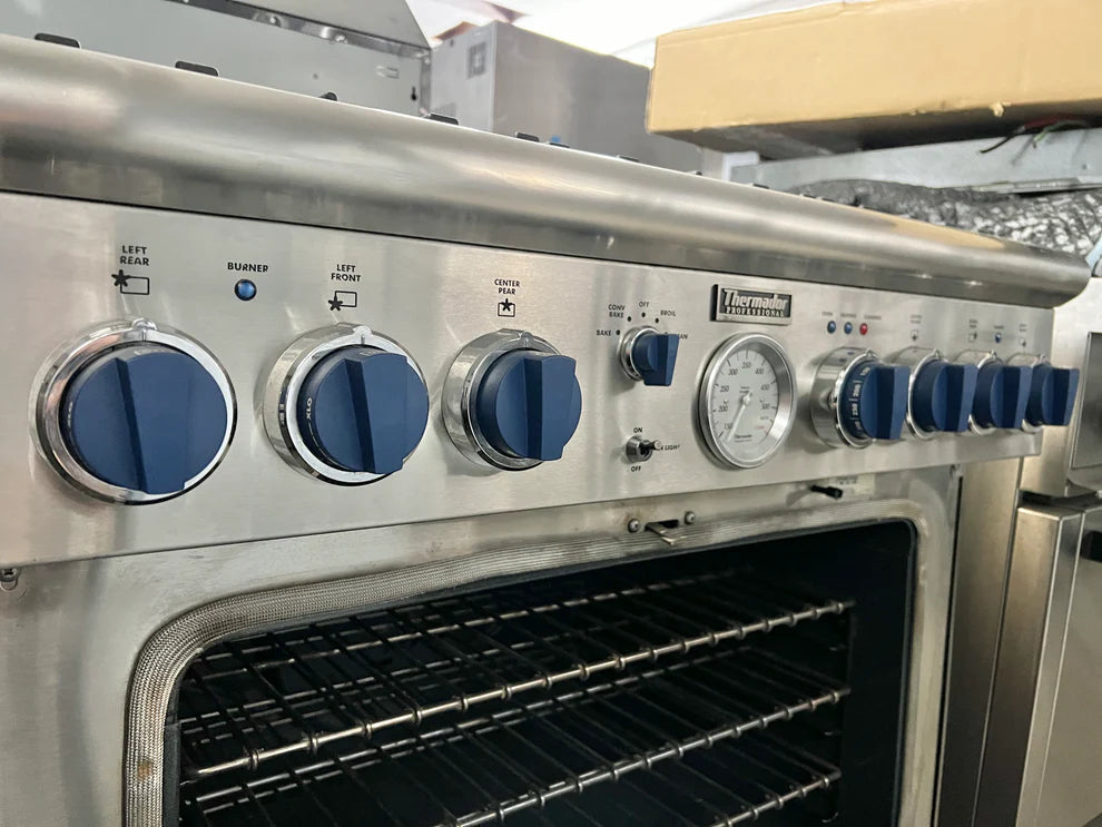 36 INCH Thermador Pro Grand PG366BS Pro Style All Gas Range , 6 Star Burners , 2 with ExtraLow Simmer Settings), European 3rd Element Convection & 5.1 cu. ft. Oven Capacity, Natural Gas