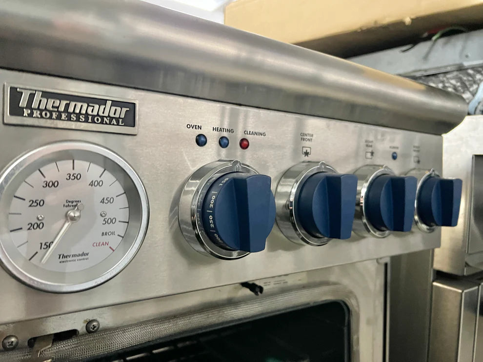36 INCH Thermador Pro Grand PG366BS Pro Style All Gas Range , 6 Star Burners , 2 with ExtraLow Simmer Settings), European 3rd Element Convection & 5.1 cu. ft. Oven Capacity, Natural Gas