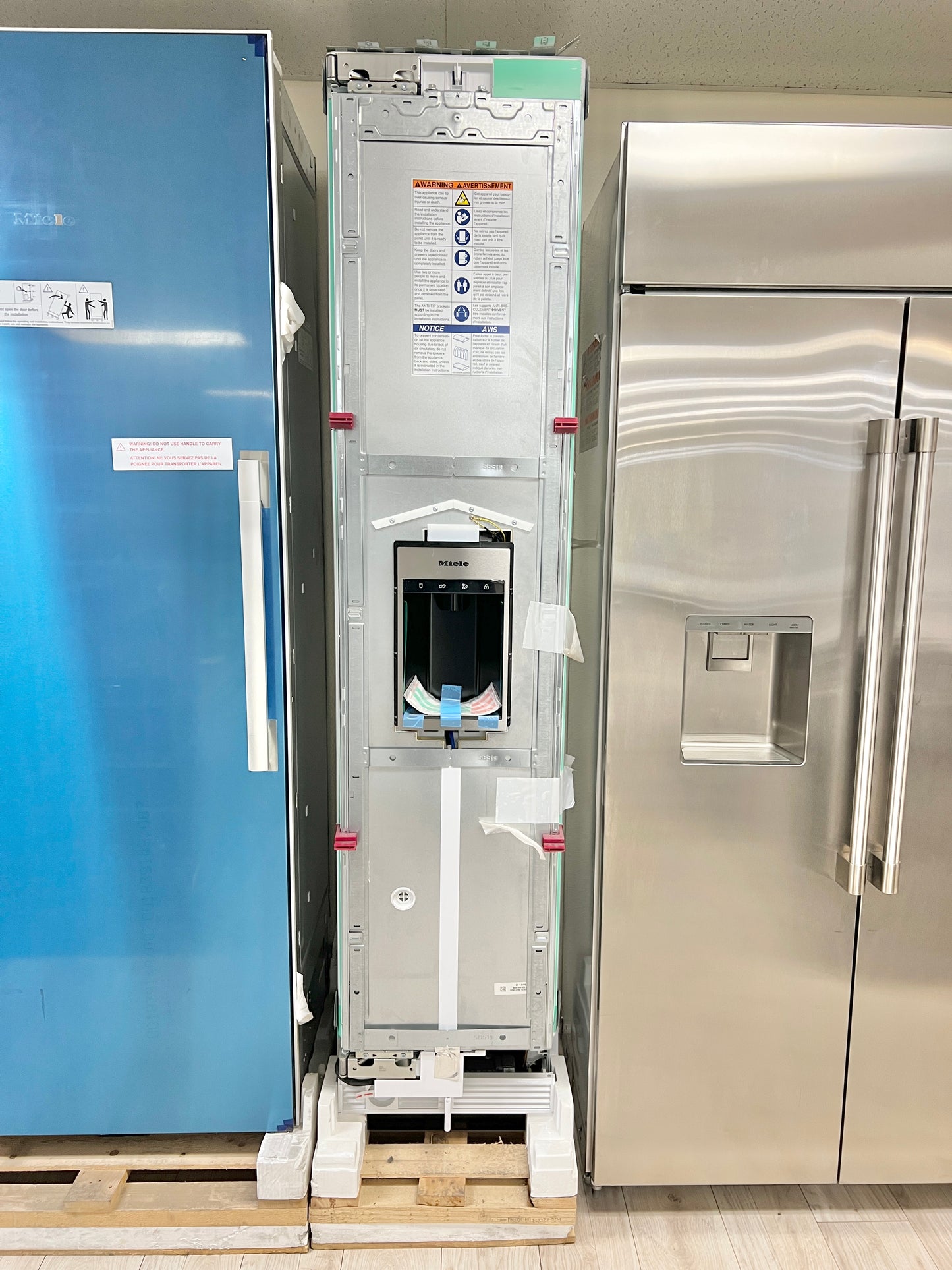 18 INCH Miele Master Cool Series F2472VI Smart Freezer Column , Push 2 open, Ice Maker , Energy Star, Panel Ready, Left Hinge , New Open Box