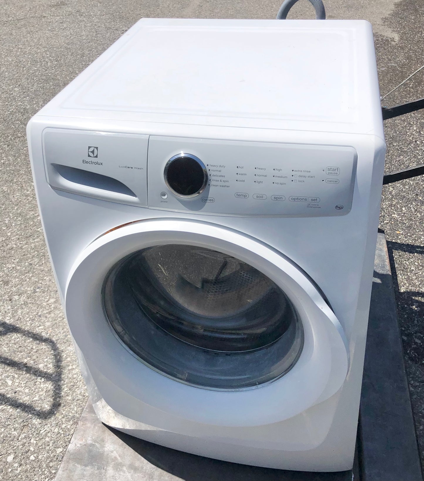 27 INCH Electrolux ELFW7337AW Front Load Washer 4.4 Cu. Ft., LuxCare Wash System, Stainless Steel Drum, Child Lock, 7 Wash Cycles, Clean Washer, Delicates, Fast Wash, Heavy Duty, Delay Start Time, UL Listed, ENERGY STAR