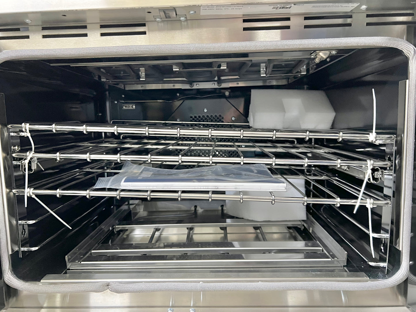 30 INCH BLUESTAR BSEWO30ECSD Single French Door Electric Wall Oven 4.5 cu. ft. Convection Oven, Eco-Friendly Continu Self-Clean, 12 Cooking Modes, Temperature Probe, Baking Stone, French Door Swing , Sabbath, Stainless Steel. new open box