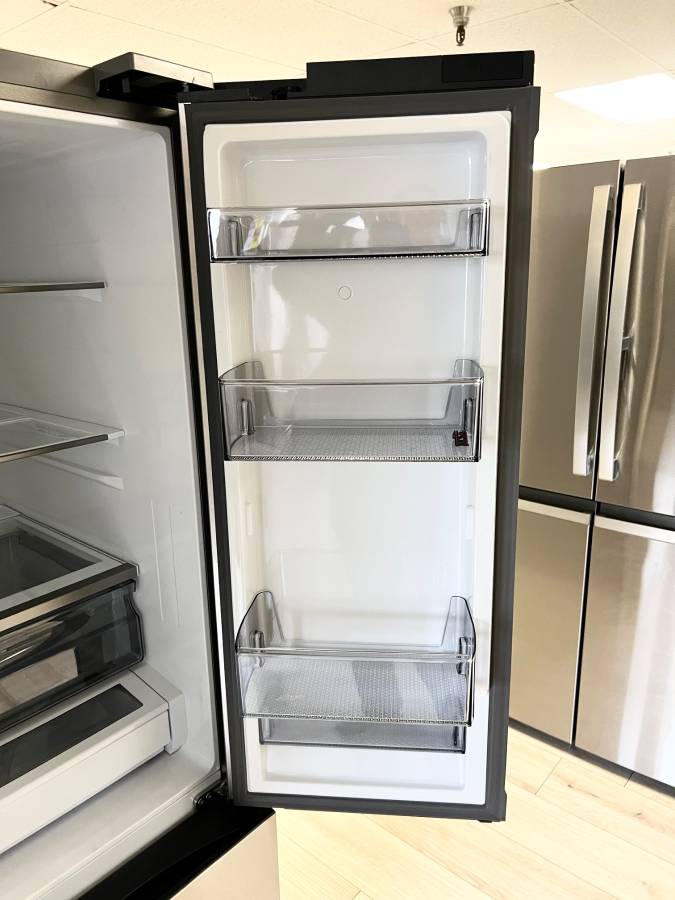 36 INCH Samsung RF32CG5900SRAA FAMILY HUB ! Refrigerator LCD Screen * New Open Box * Refrigerator Family Hub 30 Cu Ft ,  Dual Auto Ice Maker , Wi-Fi , ADA Compliant ,  ENERGY STAR Certified , Fingerprint Resistant , Stainless Steel.