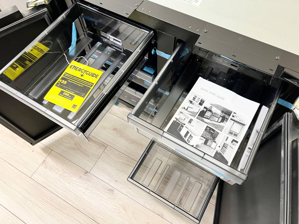U-Line 3000 Series U3036RRINT00B 36" Built-In Refrigerator Dual Zone * New Open Box *  6 Full-Extension Drawer Bins, 2 Glass Shelves, Dual Zone Temperature Control, LED Theater Lighting , Star K , Solid Overlay .