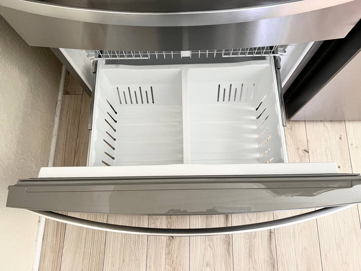 36 INCH Whirlpool WRMF3636RZ 4-Door French Door Refrigerator * NEW Open Box * 27.8 CU Ft , Gallon Door Bins, Crispers ,  Dual Ice Maker  PurePour Water Filter , PureAir Ultra II Air Filter , Energy Star Certified , Stainless Steel .