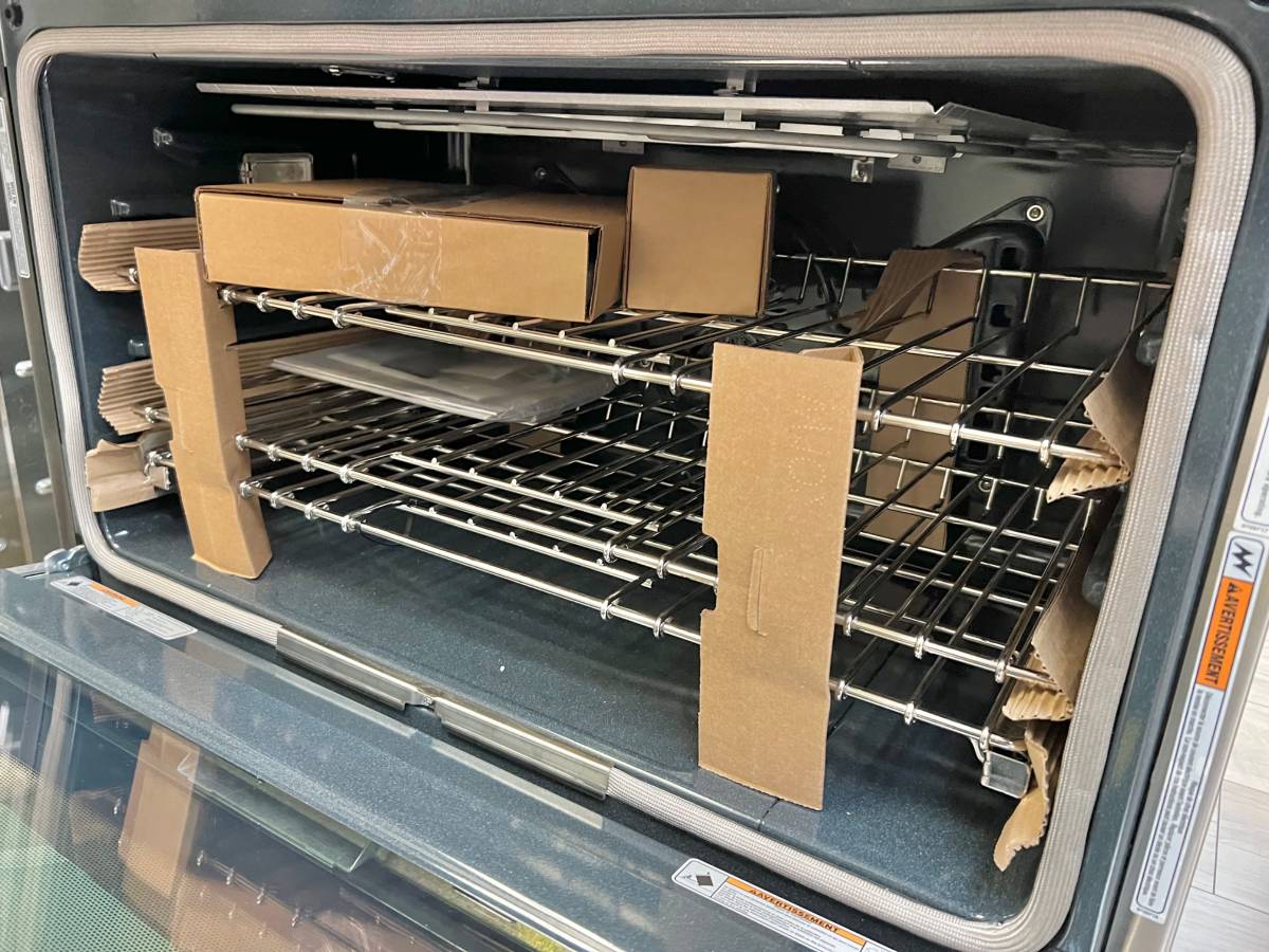 36 INCH Kitchenaid KDRS467VSS Dual Fuel Range * New Open Box * Stainless Steel , 6 Sealed Burners , Commercial Style , Continuous Grates , Hidden Bake Element, Proofing , Bread, Even Heat , 2 20k BTU Ultra Power Dual Flame Burners