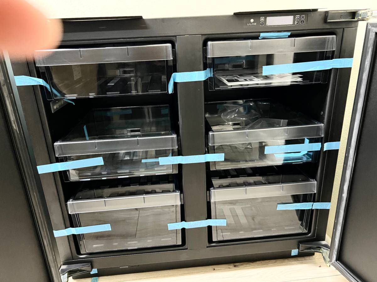 U-Line 3000 Series U3036RRINT00B 36" Built-In Refrigerator Dual Zone * New Open Box *  6 Full-Extension Drawer Bins, 2 Glass Shelves, Dual Zone Temperature Control, LED Theater Lighting , Star K , Solid Overlay .