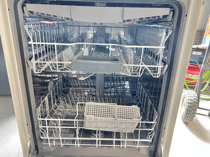 24 INCH Bosch Built In Dishwasher White , Stainless Steel Inside , Used Condition