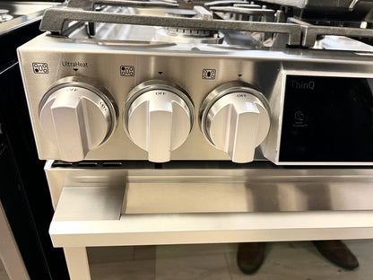30 INCH LG Studio LSGS6338F Slide-In Gas Smart Range 5 Sealed Burners,6.3 cu. ft. Oven,Storage Drawer, Air Fry, Bake Convection, InstaView Window, Wi-Fi,, Voice Control,Ultra Heat Burner Stainless Steel * New Open Box *
