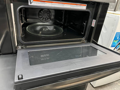 30 Inch Frigidaire GCWM3067AD Combination Electric Wall Oven Air Fry, 7.0 Cu. Ft. , Convection Oven, Steam and Self Clean, Slow Cook, Steam Bake, Microwave Oven Combo, Black Stainless Steel * New Open Box *