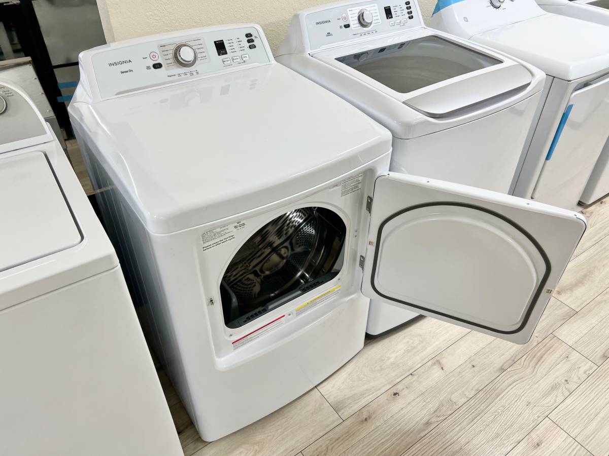 27 Inch Insignia Top Load Washer Machine 4.2 Cu Ft , Gas Dryer 6.7 CU Ft SET , New Open Box
