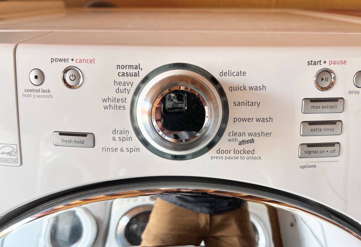 27 INCH Maytag Performance Series MHWE450WW Front-Load Washer White, Used Condition