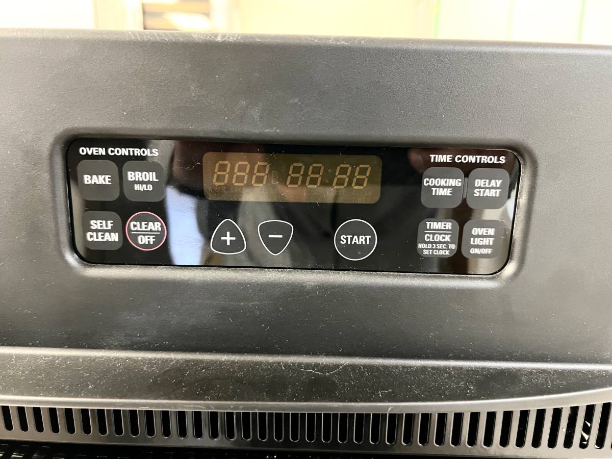 24 INCH GE JRP28SKSS Double Electric Wall Oven * New Open Box * Built In Stainless Steel , Clear View Windows , 30 AMP , Self Clean