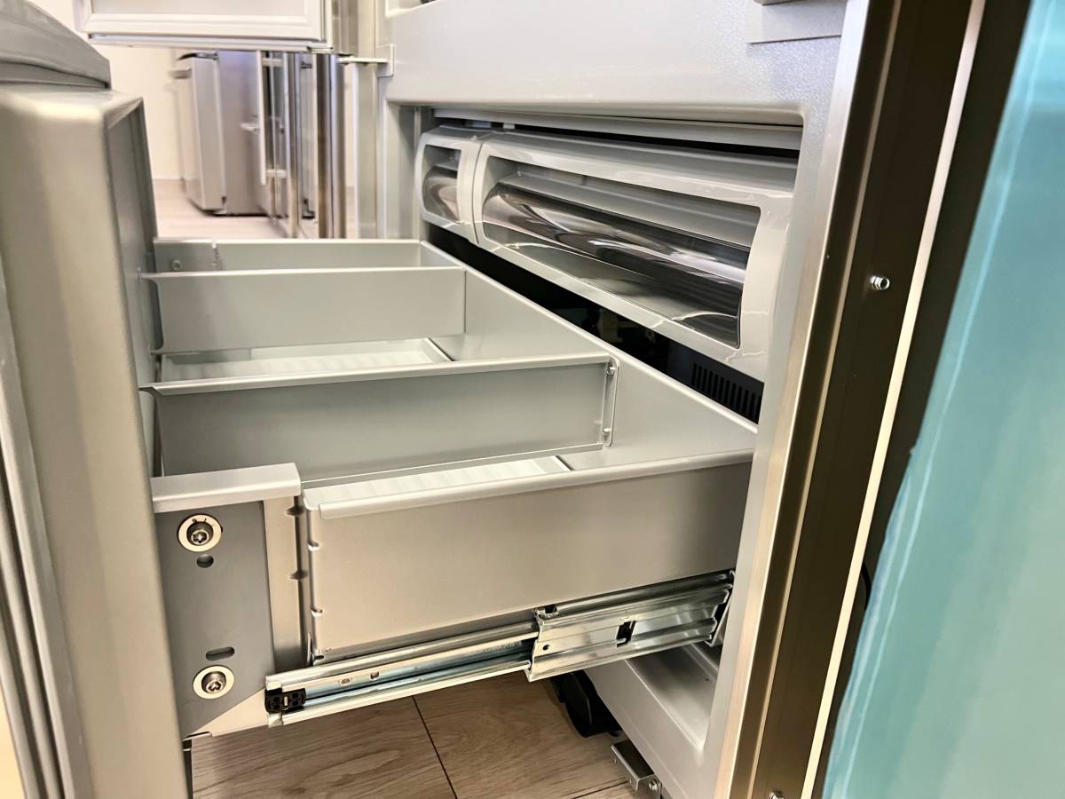 42 INCH KitchenAid KBFN502ESS Built-In French Door Refrigerator * NEW OPEN BOX * 24.2 cu. ft. Capacity,  4 Glass Shelves, Preserva Food Care System,  Automatic Ice Maker, Platinum Interior, LED, Door Open Alarm, Sabbath Mode,  ENERGY STAR Stainless Steel