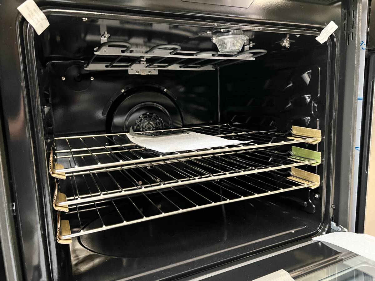 30 Inch GE Profile PSS93YP9FS Slide-In Electric Range New Open Box * 5.3 Cu Ft True Convection Oven , Storage Drawer ,  100 Warming Zone , Steam Clean , Wi-Fi ,  Adjustable Oven Racks ,  Fingerprint Resistant Stainless Steel .