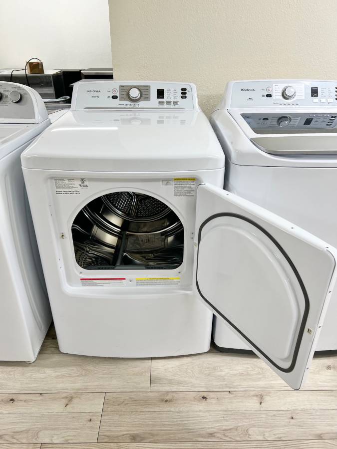 27 Inch Insignia Top Load Washer Machine 4.2 Cu Ft , Gas Dryer 6.7 CU Ft SET , New Open Box