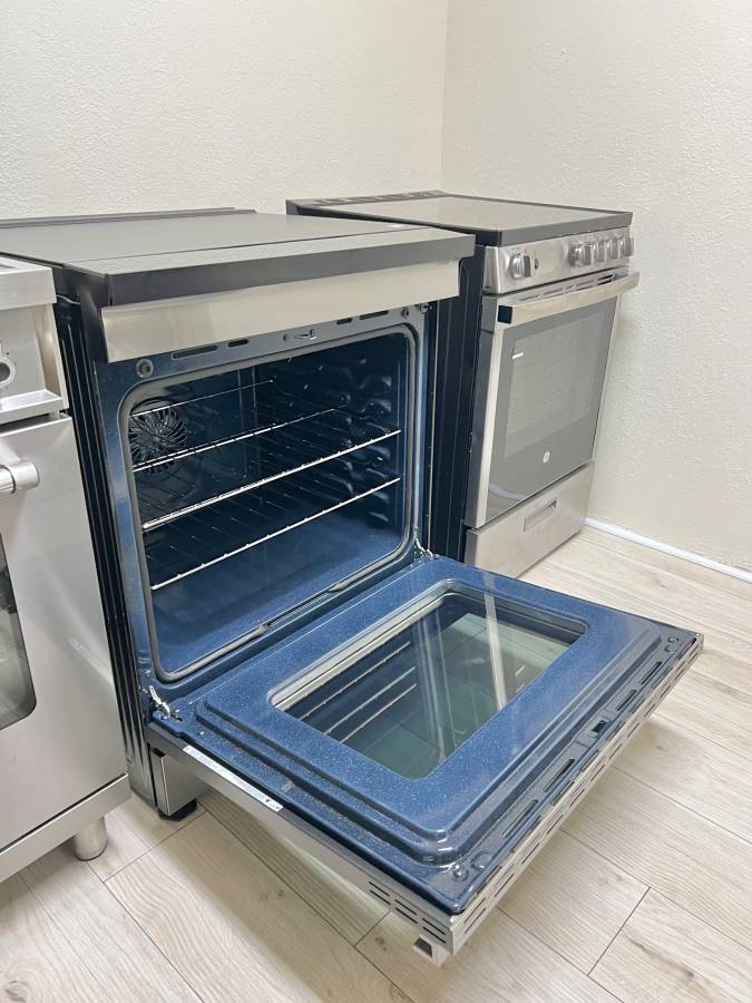 30 INCH Samsung BESPOKE NSI6DG9300SR Slide-In Induction Range 6.3 Cu. Ft. Oven, Air Fry,  Convection, Auto Conversion, Proof,  Storage Drawer, Self  Steam Clean, Sabbath,  ADA , ENERGY STAR  * New Open Box  *