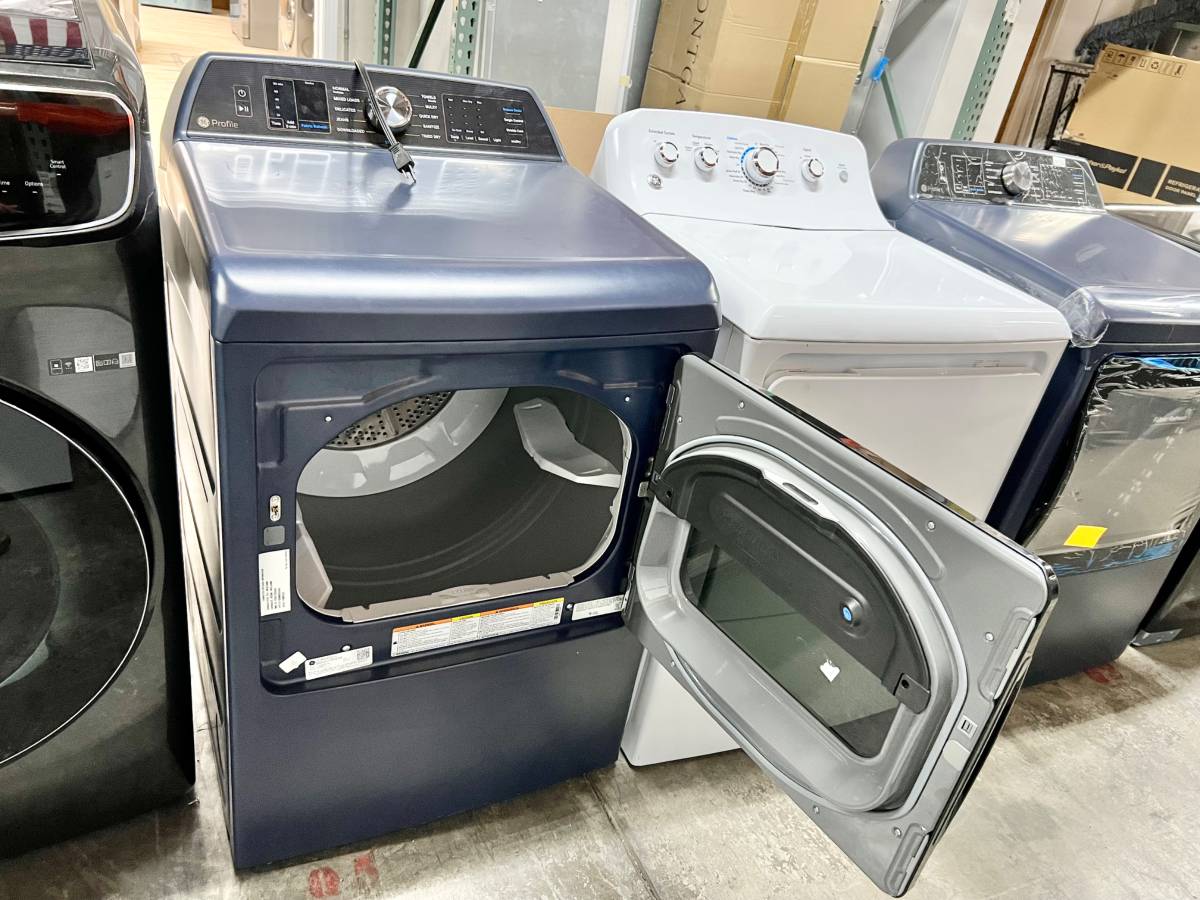 27 INCH GE Profile PTD90GBPT1RS Gas Dryer Sapphire Blue * New Open Box *