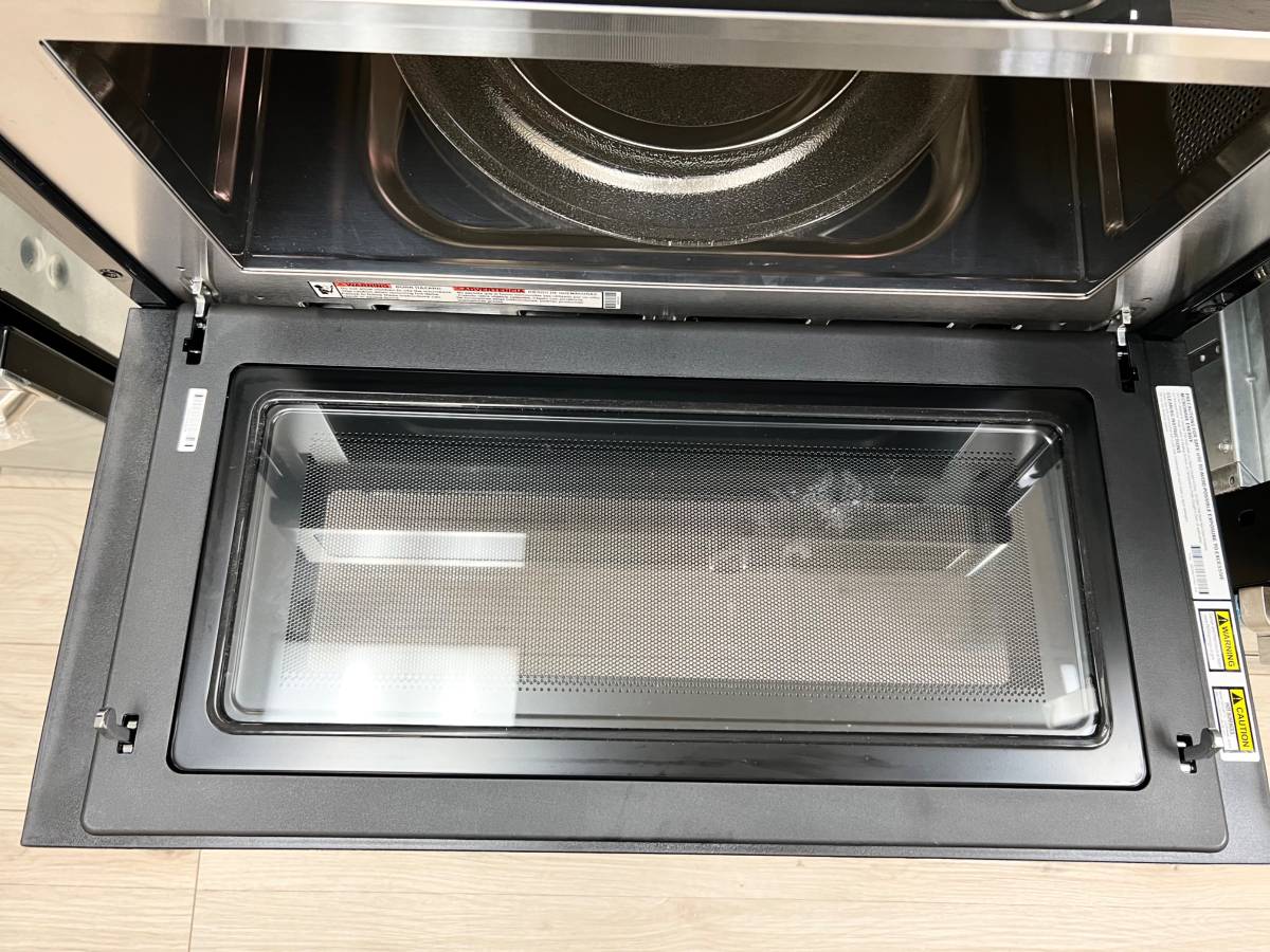 27 INCH GE JK3800SHASS Combination Microwave Wall Oven New Open Box * Built In ,  Sensor Cooking Controls , Bake Element , Broil Element,  Glass Touch Controls , GE Fits Guaranteed !  Self Clean with Steam , Stainless Steel .