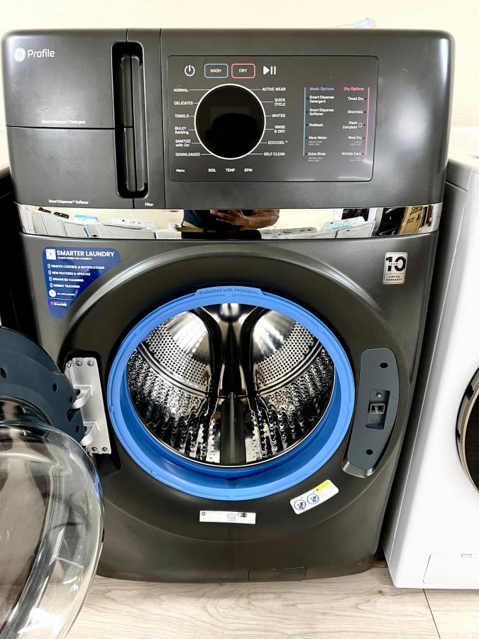 28 INCH GE Profile PFQ97HSPVDS Front Load Washer Dryer Combo * NEW ** 4.8 Cu Ft , Energy Star , Ventless Heat Pump Dryer, 110V outlet, ADA, Carbon Graphite.