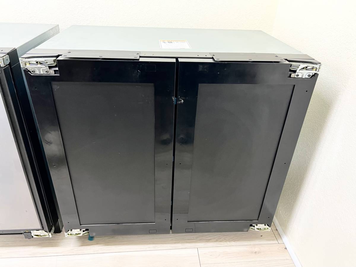 U-Line 3000 Series U3036RRINT00B 36" Built-In Refrigerator Dual Zone * New Open Box *  6 Full-Extension Drawer Bins, 2 Glass Shelves, Dual Zone Temperature Control, LED Theater Lighting , Star K , Solid Overlay .