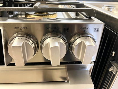 30 INCH LG Studio LSGS6338F Slide-In Gas Smart Range 5 Sealed Burners,6.3 cu. ft. Oven,Storage Drawer, Air Fry, Bake Convection, InstaView Window, Wi-Fi,, Voice Control,Ultra Heat Burner Stainless Steel * New Open Box *