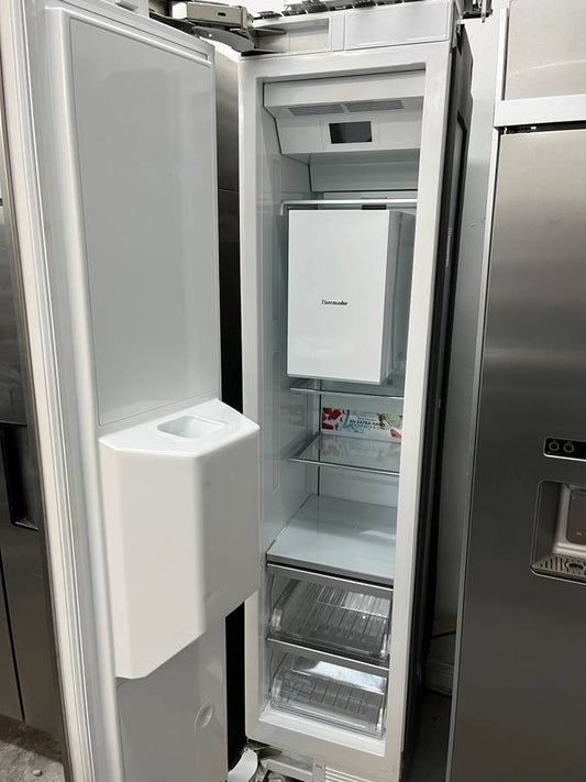 18 INCH Thermador Freedom  T18ID900LP Freezer Column External Water Ice Dispenser Soft Close  Drawers, Open Door Assist, Diamond Ice  TFT Control Panel, Panel Ready, Adjustable Shelves, Left-Swing Door Hinge , STAINLESS STEEL PANELS INCLUDED