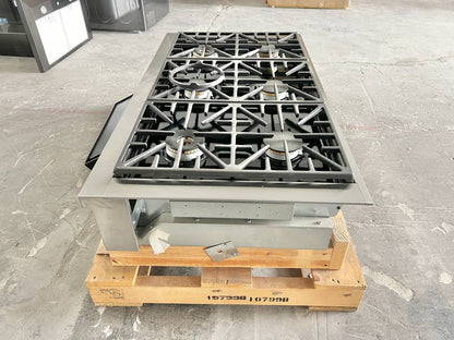 48 INCH Dacor  HRTP486SNG RangeTop with 6 Sealed Burners, Continuous Grates, Simmer Sear Burners, Perma-Flame, Illumina Knobs, Smart Flame, Griddle, New Open Box , Natural Gas