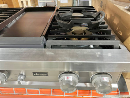 36 INCH Dacor Contemporary  DTT36M974LS  Gas Rangetop * New Open Box * 4 Sealed Burners, Continuous Grates, Auto Connected Hood, Simmer Sear Burners, Illumina Knobs, Electric Griddle , Stainless Steel, Natural Gas