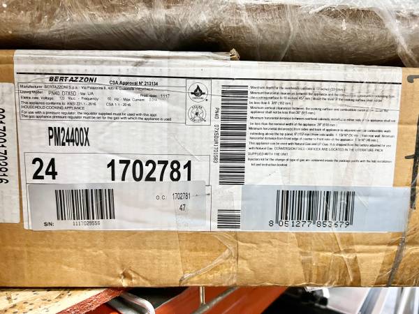24 INCH Bertazzoni Professional Series PM24400X Gas Cooktop * New Open Box * Stainless Steel