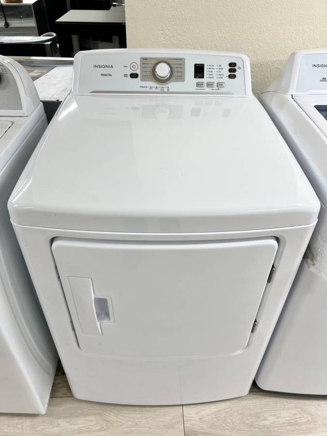 27 Inch Insignia Top Load Washer Machine 4.2 Cu Ft , Gas Dryer 6.7 CU Ft SET , New Open Box