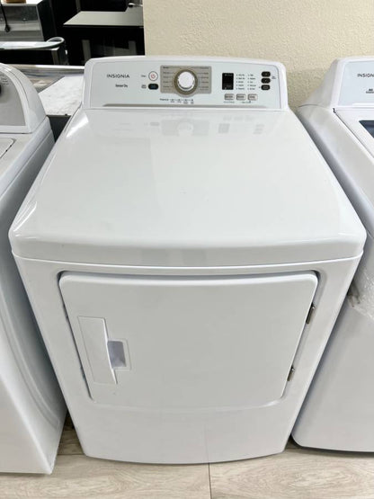 27 Inch Insignia Top Load Washer Machine 4.2 Cu Ft , Gas Dryer 6.7 CU Ft SET , New Open Box