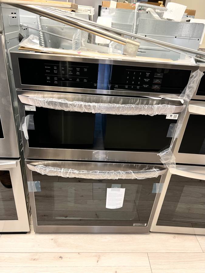 30 INCH LG WCEP6423D Built-In Microwave Wall Oven Combo Black Smart Combination Wall Oven ,  Microwave , 6.4 Cu Ft , True Convection , AIR FRY , Thin Q ,  Smooth Touch Glass Controls , Sabbath Mode , Print Proof Black Stainless Steel . * New Open Box *