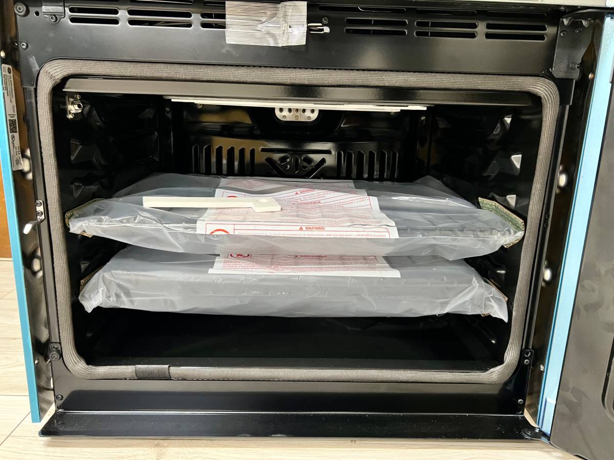 30 INCH GE Profile PTS700RSNSS  Single Wall Oven NEW * Air Fry * Clean * New Open Box * Stainless  5 Cu Ft ,  True European Convection with Direct Air. Self Clean + Steam Clean , Wi-Fi,ADA  , Right Hand Side Swing Door, Steel