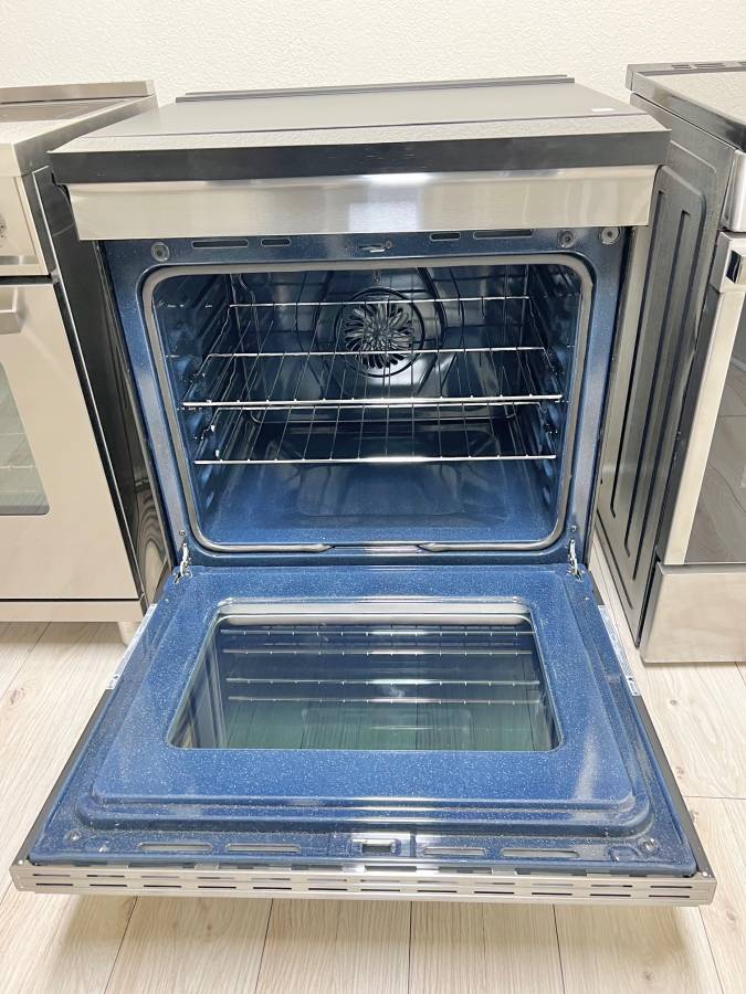 30 INCH Samsung BESPOKE NSI6DG9300SR Slide-In Induction Range 6.3 Cu. Ft. Oven, Air Fry,  Convection, Auto Conversion, Proof,  Storage Drawer, Self  Steam Clean, Sabbath,  ADA , ENERGY STAR  * New Open Box  *