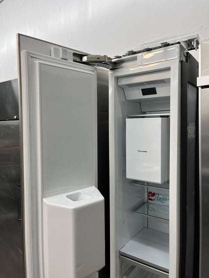 18 INCH Thermador Freedom  T18ID900LP Freezer Column External Water Ice Dispenser Soft Close  Drawers, Open Door Assist, Diamond Ice  TFT Control Panel, Panel Ready, Adjustable Shelves, Left-Swing Door Hinge , STAINLESS STEEL PANELS INCLUDED
