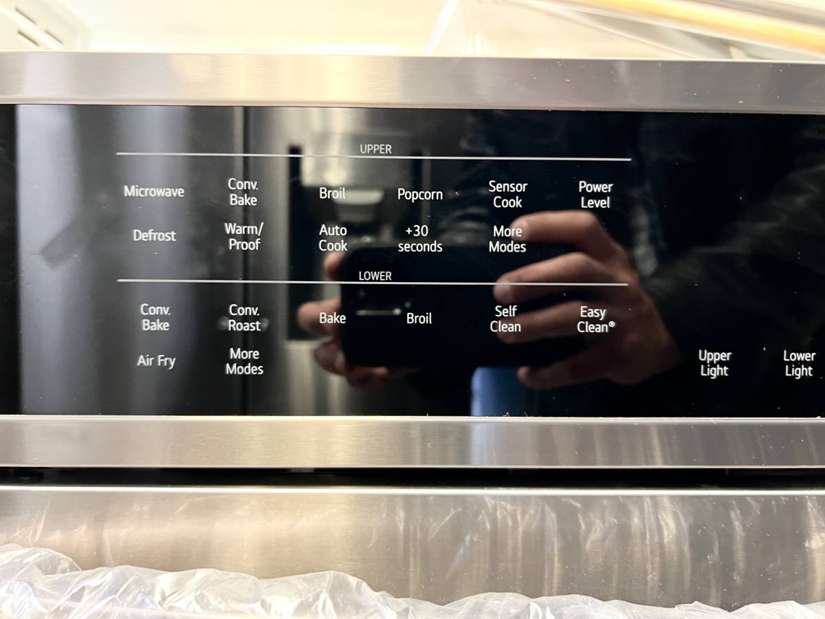 30 INCH LG WCEP6423D Built-In Microwave Wall Oven Combo Black Smart Combination Wall Oven ,  Microwave , 6.4 Cu Ft , True Convection , AIR FRY , Thin Q ,  Smooth Touch Glass Controls , Sabbath Mode , Print Proof Black Stainless Steel . * New Open Box *