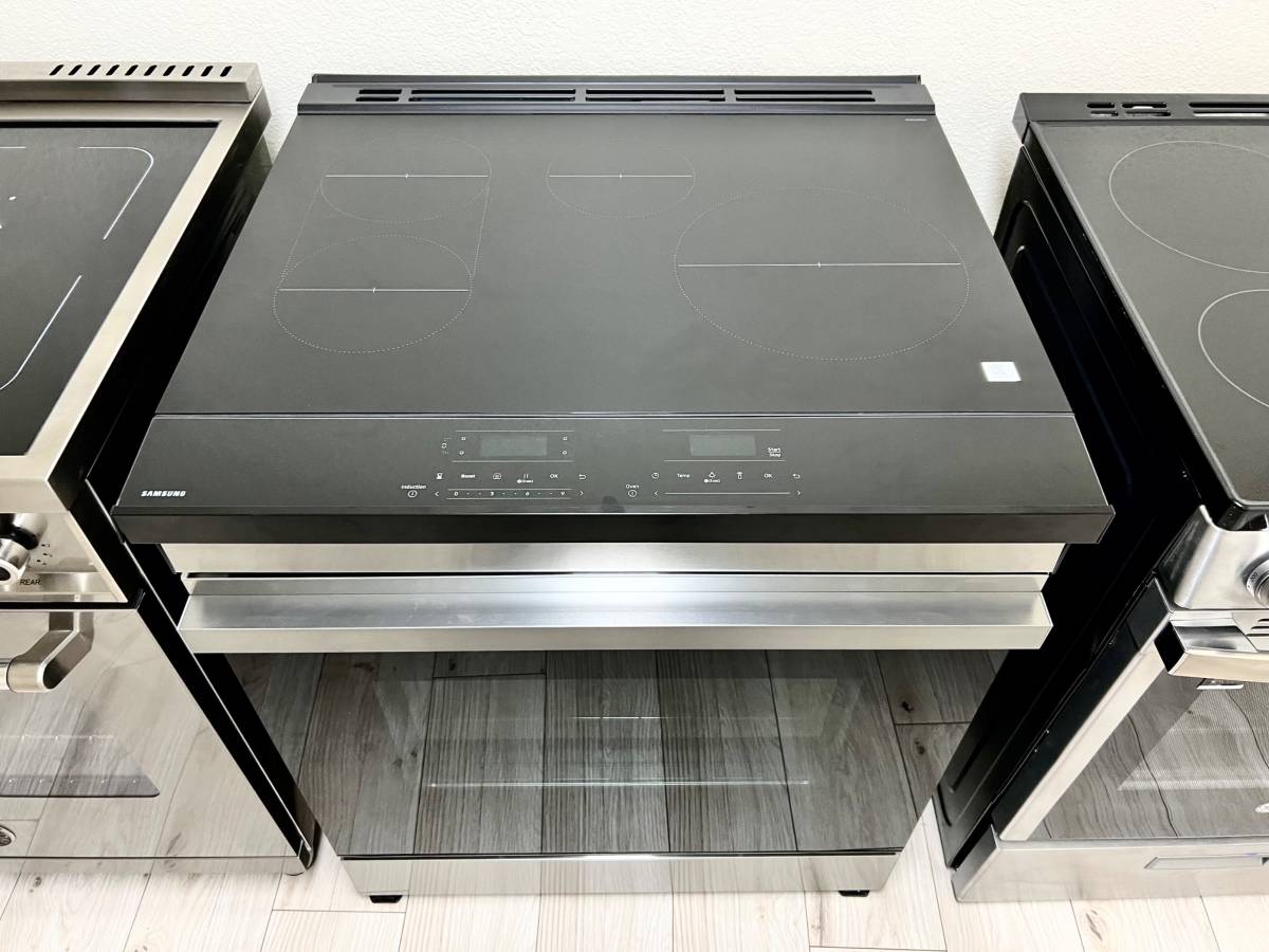 30 INCH Samsung BESPOKE NSI6DG9300SR Slide-In Induction Range 6.3 Cu. Ft. Oven, Air Fry,  Convection, Auto Conversion, Proof,  Storage Drawer, Self  Steam Clean, Sabbath,  ADA , ENERGY STAR  * New Open Box  *