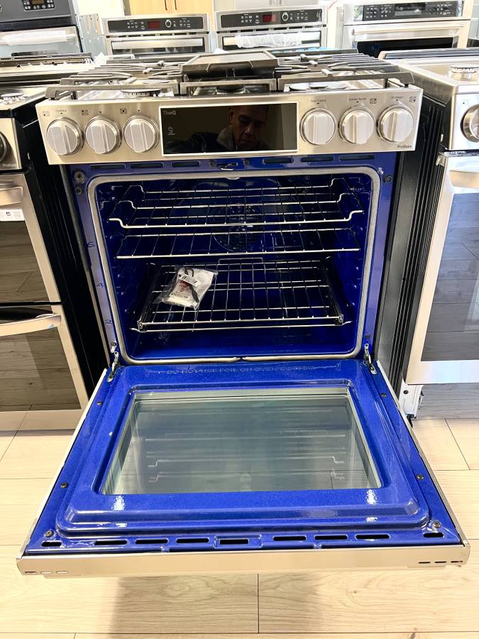 30 INCH LG Studio LSGS6338F Slide-In Gas Smart Range 5 Sealed Burners,6.3 cu. ft. Oven,Storage Drawer, Air Fry, Bake Convection, InstaView Window, Wi-Fi,, Voice Control,Ultra Heat Burner Stainless Steel * New Open Box *