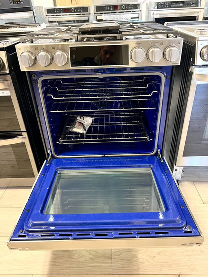 30 INCH LG Studio LSGS6338F Slide-In Gas Smart Range 5 Sealed Burners,6.3 cu. ft. Oven,Storage Drawer, Air Fry, Bake Convection, InstaView Window, Wi-Fi,, Voice Control,Ultra Heat Burner Stainless Steel * New Open Box *