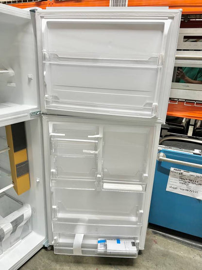 30 INCH Insignia 18 Cu. Top Freezer White Refrigerator * New Open Box *