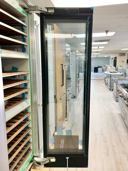 24 INCH Miele Master Cool Series  KWT1603SF  Built-in Wine System 102-Bottle Capacity,  14 Acacia Wood Shelves, 3 Independent Temperature Zones,  UV-Filtering Glass Door Clear Vision Display Stainless Steel,  Right Hinge Door Swing  * New Open Box