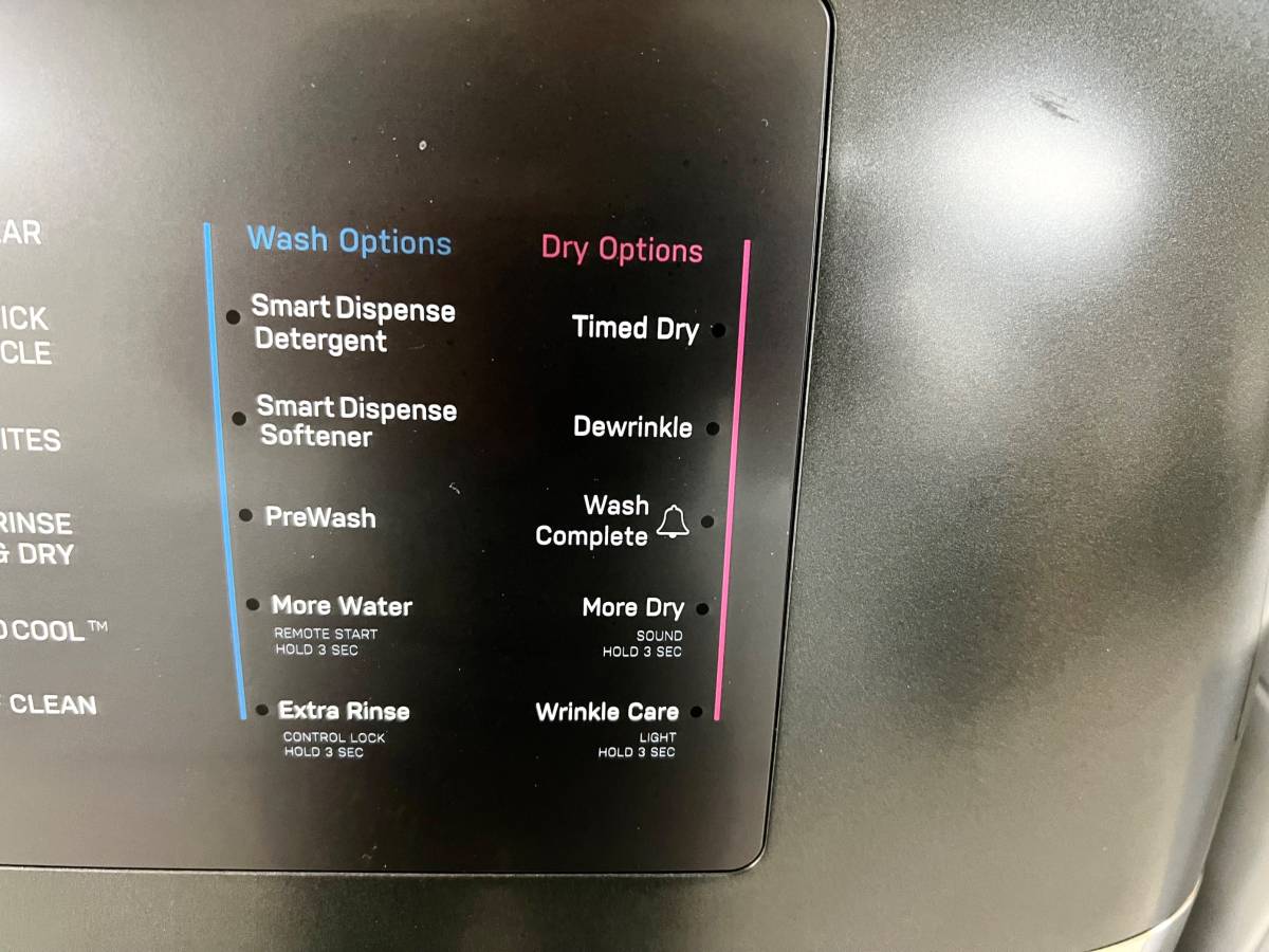 28 INCH GE Profile PFQ97HSPVDS Front Load Washer Dryer Combo * NEW ** 4.8 Cu Ft , Energy Star , Ventless Heat Pump Dryer, 110V outlet, ADA, Carbon Graphite.