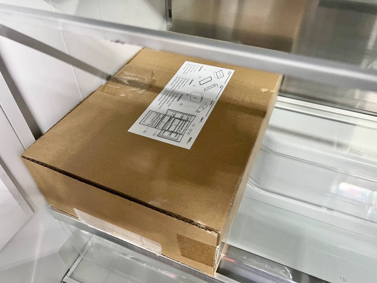 36 INCH Bosch 800 Series  B36CT80SNB Smart Counter Depth French Door Refrigerator  21 Cu. Ft., Wi-Fi, Ice Maker, Touch Control Panel, LED, Dual Evaporators,  ENERGY STAR Black Stainless, Used Condition