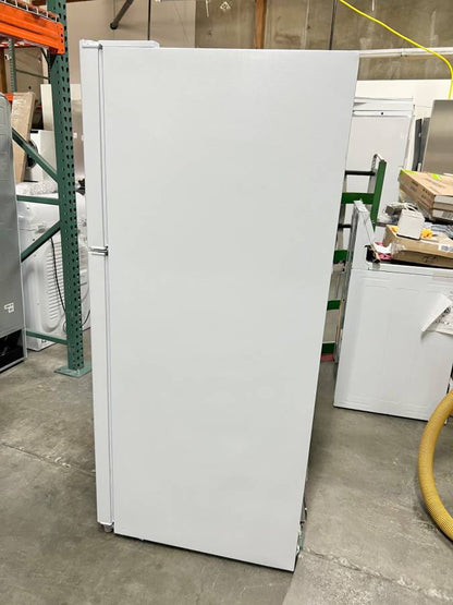 30 INCH Insignia NS-RTM18WHD2 Freezer White Refrigerator * New Open Box * 18.1 Cu Ft