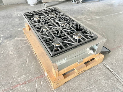 48 INCH Dacor  HRTP486SNG RangeTop with 6 Sealed Burners, Continuous Grates, Simmer Sear Burners, Perma-Flame, Illumina Knobs, Smart Flame, Griddle, New Open Box , Natural Gas