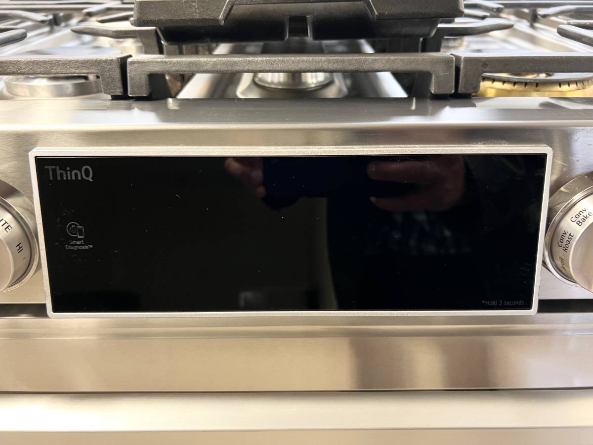 30 INCH LG Studio LSGS6338F Slide-In Gas Smart Range 5 Sealed Burners,6.3 cu. ft. Oven,Storage Drawer, Air Fry, Bake Convection, InstaView Window, Wi-Fi,, Voice Control,Ultra Heat Burner Stainless Steel * New Open Box *