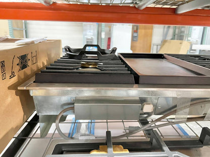 36 INCH Dacor Contemporary  DTT36M974LS  Gas Rangetop * New Open Box * 4 Sealed Burners, Continuous Grates, Auto Connected Hood, Simmer Sear Burners, Illumina Knobs, Electric Griddle , Stainless Steel, Natural Gas